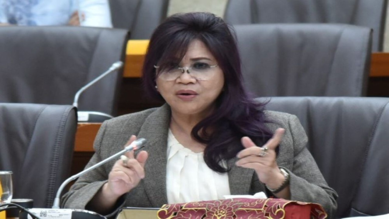 Anggota Komisi VI DPR RI Evita Nursanty saat Rapat Dengar Pendapat dengan PT BRI, PT Pegadaian, PT PNM, di Gedung Nusantara I, Senayan, Jakarta, Senin (30/1/2023). (Oji/Man)