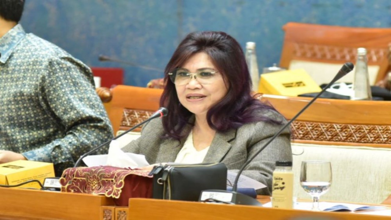 Anggota Komisi VI Evita Nursanty saat RDP dengan BRI, PNM dan Pegadaian, di Gedung Nusantara I, Senayan, Jakarta, Senin (30/1/2023). (Oji/Man)