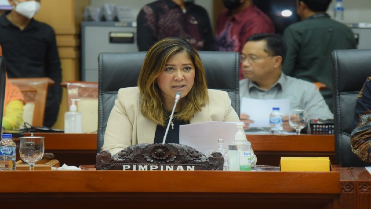 Ketua Komisi I DPR RI Meutya Hafid saat konferensi pers di Ruang Rapat Komisi I, Gedung Nusantara II, DPR RI, Senayan, Jakarta, Selasa (24/1/2023). Foto: Runi/nr