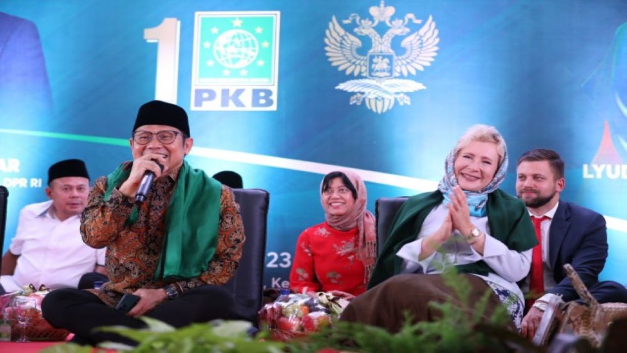 Wakil Ketua DPR RI Abdul Muhaimin Iskandar saat menghadiri acara dialog Kehidupan Islam di Indonesia dan di Rusia bersama Dubes Rusia Lyudmila Vorobieva di Ponpes Nurul Iman, Cibaduyut, Kota Bandung, Selasa (24/1/2023). (Ist/Man)