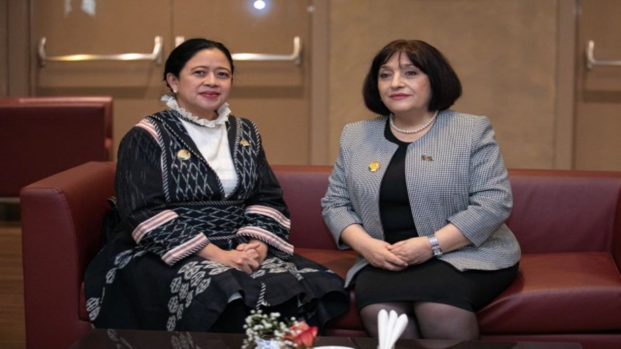 Ketua DPR RI Dr. (H.C.) Puan Maharani saat bertemu dengan Ketua Parlemen Azerbaijan, Sahiba Gafarova di sela agenda forum PUIC. (Ist/nr)