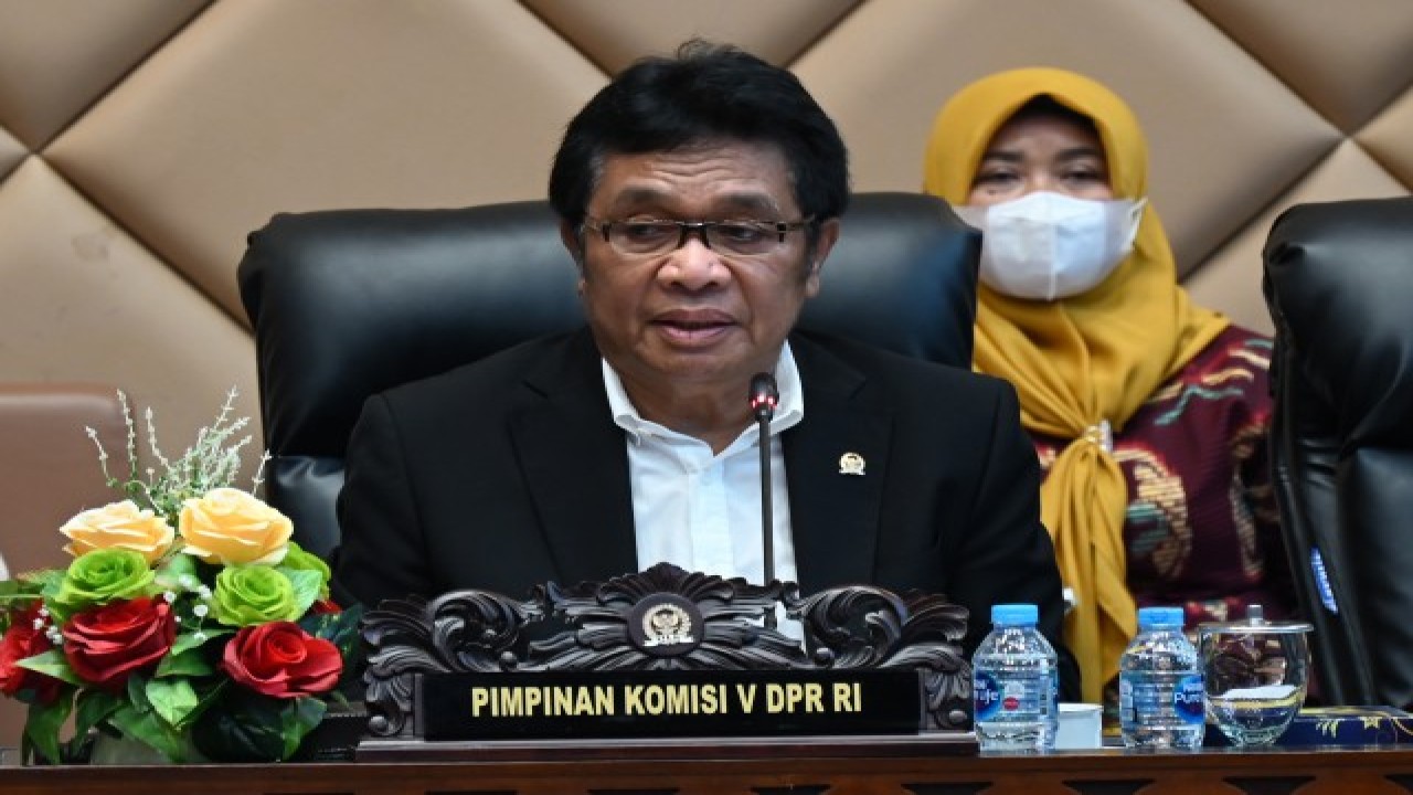 Wakil Ketua Komisi V DPR RI Ridwan Bae saat mengikuti agenda Rapat Dengar Pendapat (RDP) Komisi V DPR RI di Ruang Rapat Komisi V, Gedung Nusantara DPR RI, Senayan, Jakarta, Selasa (24/1/2023). Foto: Mentari/nr