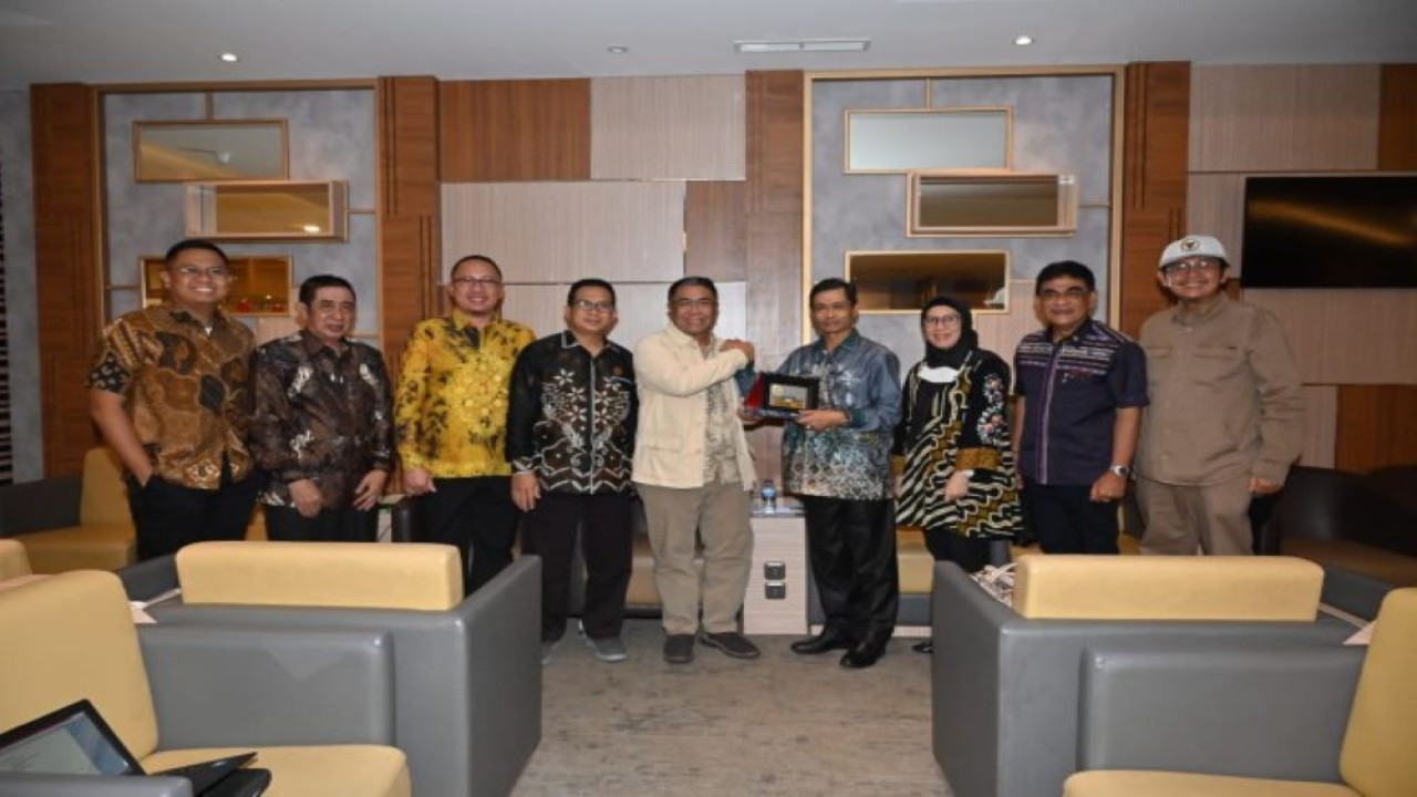 Anggota Komisi X DPR RI Sodik Mudjahid saat memimpin kunjungan kerja Komisi X ke Kalimantan Selatan, Banjarmasin. (Jiwa/rni)