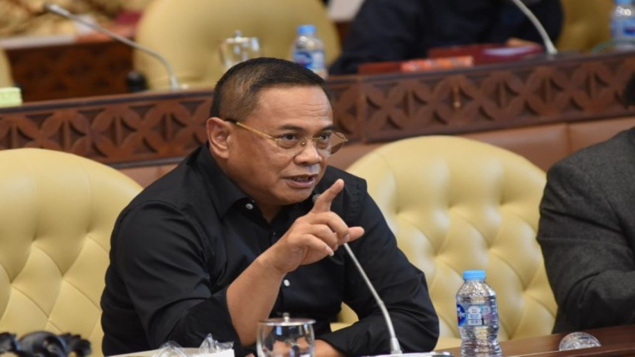 Anggota Komisi V DPR RI Sudewo saat RDP Komisi V DPR RI dengan Dirjen SDA terkait evaluasi pelaksanaan APBN 2022 dan program kerja 2023 yang digelar di Ruang Rapat Komisi V DPR RI, Senayan, Jakarta, Rabu (25/1/2023). (Arief/Man)