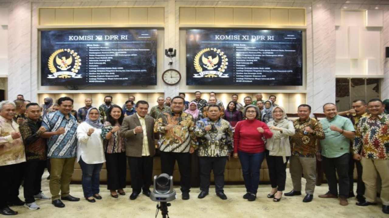 Wakil Ketua Komisi XI DPR Fathan dalam foto bersama usai Komisi XI DPR RI menerima audiensi dari Pemerintah Kabupaten Blora di Gedung Nusantara I, DPR RI, Senayan, Jakarta, Kamis (09/02/23). (Geraldi/nr)