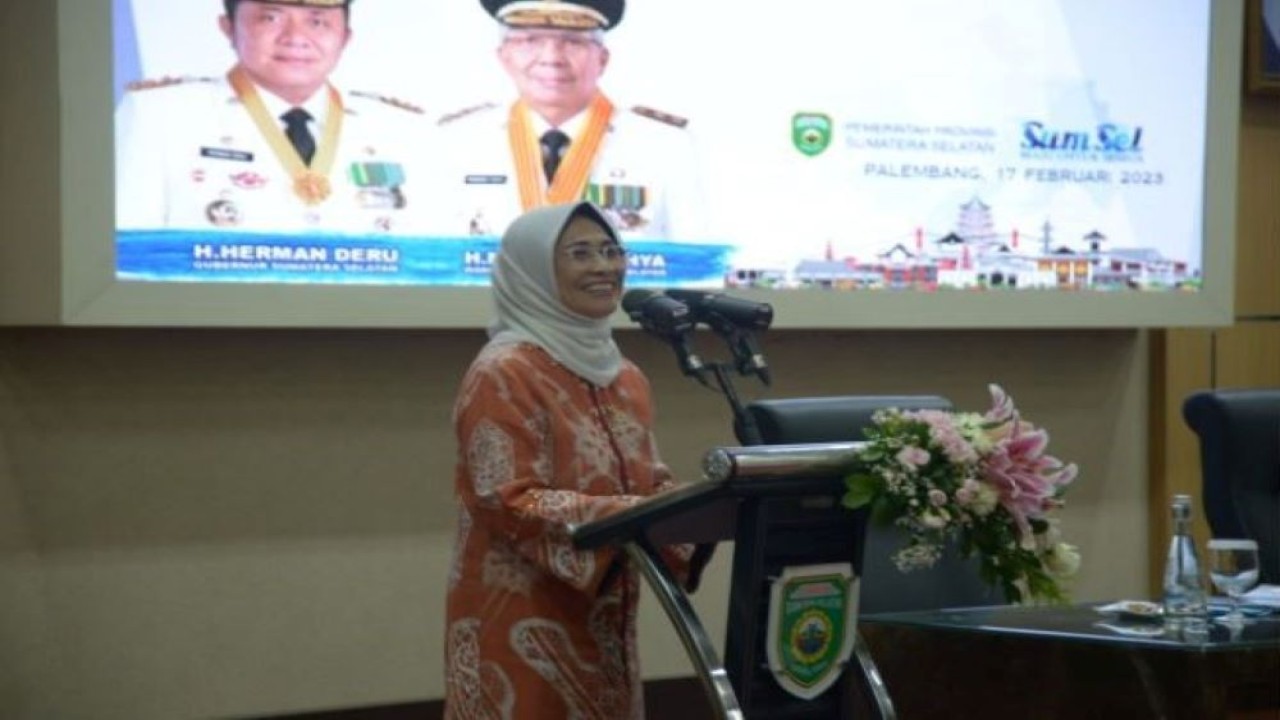 Wakil Ketua Komisi X DPR RI Hetifah Sjaifudian saat memimpin Kunjungan Kerja Reses masa Sidang III tahun 2022-2023 di Palembang, Sumatera Selatan, Jumat (17/2/2023). (Aaron/nr)