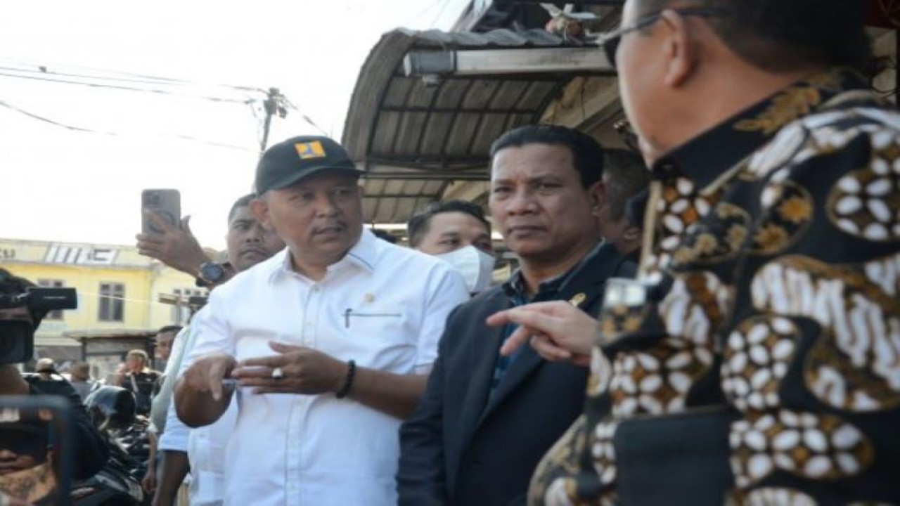 Anggota Komisi V DPR RI Irmawan saat mengikuti agenda Kunjungan Kerja Spesifik Komisi V DPR RI ke Kota Banda Aceh, Provinsi Aceh, Kamis (2/02/2022). (Nadhen/nr)