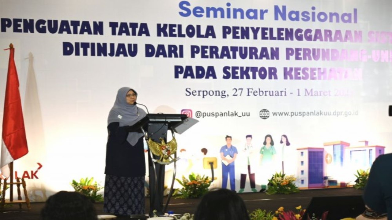 Wakil Ketua Komisi IX DPR RI Kurniasih Mufidayati saat menjadi pembicara di Acara Seminar Nasional Pusat Pemantauan Pelaksanaan Undang-Undang Badan Keahlian DPR RI di Serpong, Tangerang Selatan, Senin (27/2/2023). (Prima/nr)