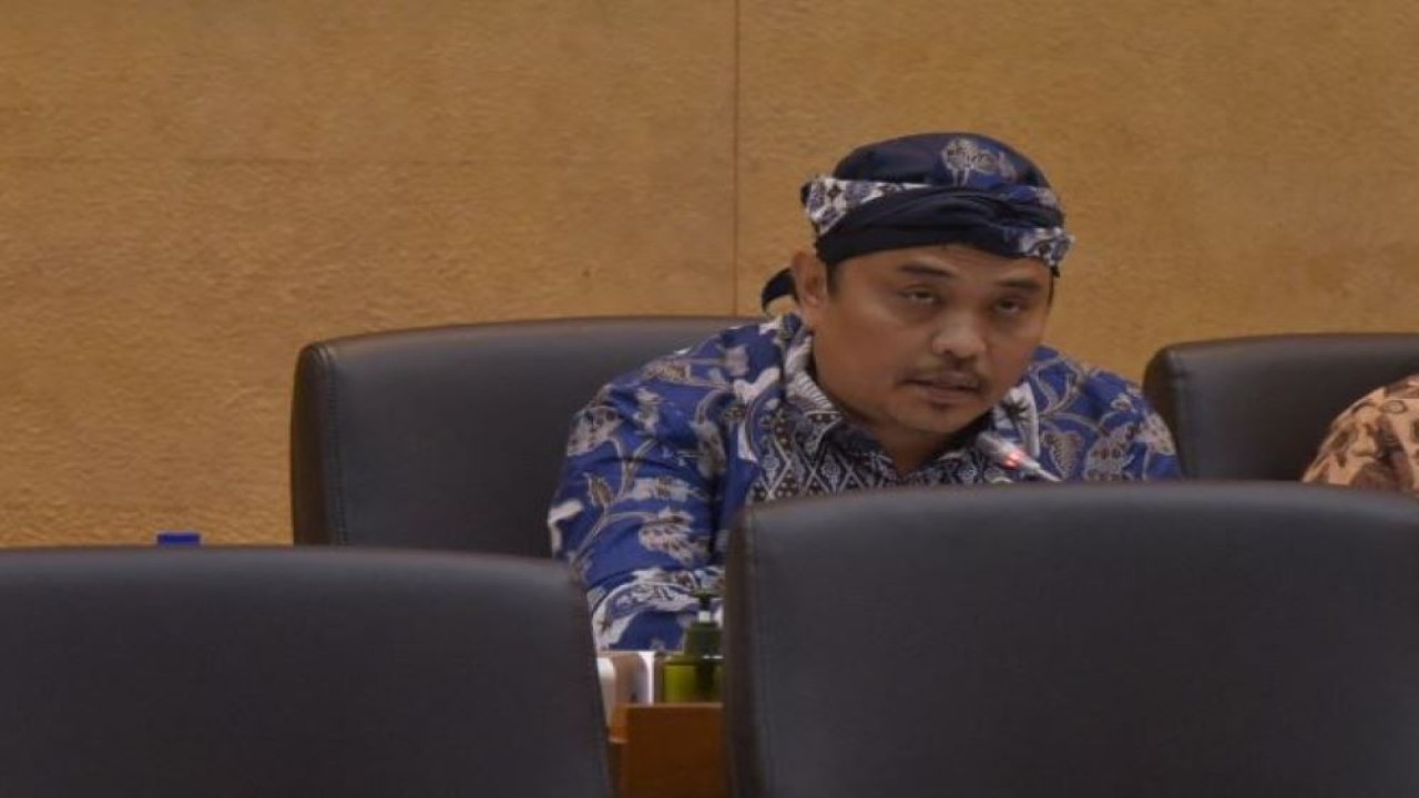 Anggota Komisi IX DPR RI Nurhadi saat mengikuti Rapat Kerja Komisi IX DPR RI dengan Menteri Kesehatan Budi Gunadi Sadikin di Gedung DPR RI, Senayan, Jakarta, Rabu (8/2/2023). (Munchen/nr)