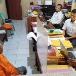 Penyidik Unit Reskrim Polsek Kota Banyuwangi memeriksa terduga pencabulan siswi SD. ANTARA/HO-1676442952