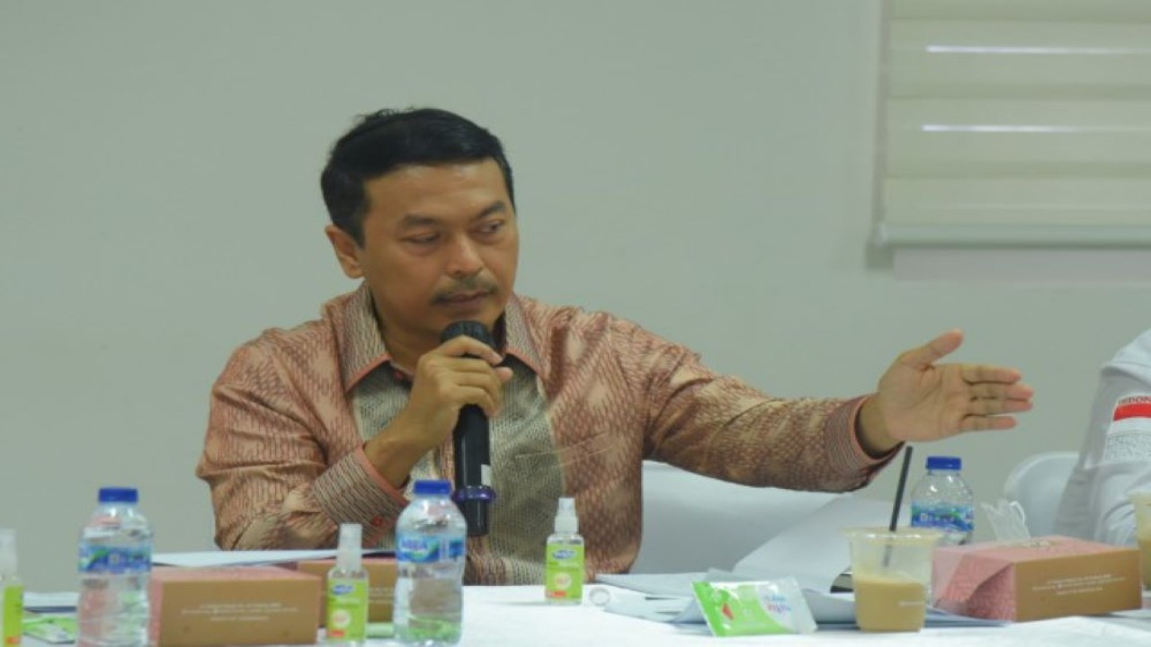 Anggota Komisi VII DPR RI Rudi Hartono Bangun saat mengunjungi PLTU 1000 MW Cirebon dalam rangka Kunjungan Kerja Reses Komisi VII ke Jawa Barat, Jumat, (17/2/2023). (Shane/rni)