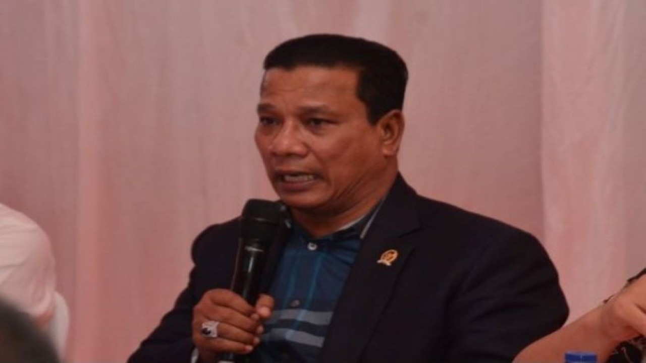 Anggota Komisi V DPR RI Ruslan M. Daud saat mengikuti Kunjungan Kerja Spesifik (Kunspek) Komisi V DPR RI ke Provinsi Aceh, Kota Banda Aceh, Kamis (2/2/2023). (Nadhen/nr)