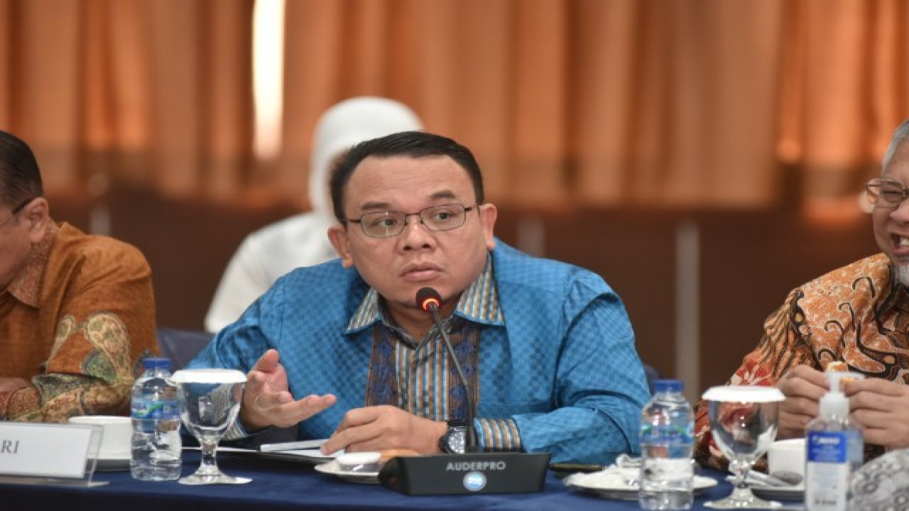 Anggota Komisi IX DPR Saleh Partaonan Daulay saat mengikuti Tim Kunspek Komisi IX DPR rapat kerja dengan Pemkot Batam, di Kota Batam, Provinsi Kepri, Kamis (2/2/2023). Foto: Jaka/man