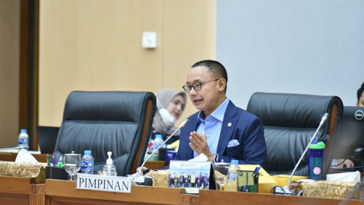 Wakil Ketua Komisi VII DPR RI Eddy Soeparno dalam Rapat Dengar Pendapat (RDP) dengan Direktur Utama PGN di Gedung DPR RI, Senayan, Jakarta, Rabu (1/2/2023). Foto: Oji/Man