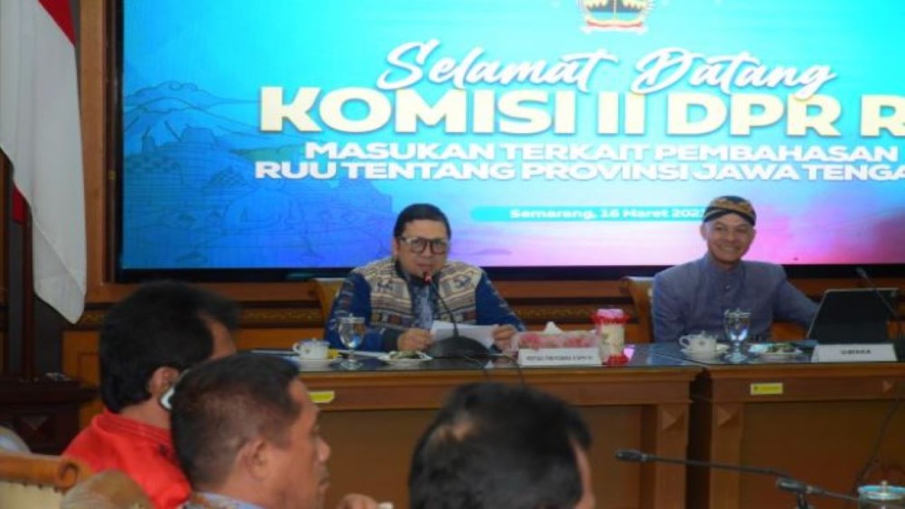 Ketua Komisi II DPR RI Ahmad Doli Kurnia Tandjung saat pertemuan dengan Gubernur Provinsi Jawa Tengah, terkait Rancangan Undang-Undang (RUU) tentang Provinsi Jawa Tengah, di Kantor Gubernur Provinsi Jawa Tengah, Kamis (16/3/2023). (Kiki/Man)