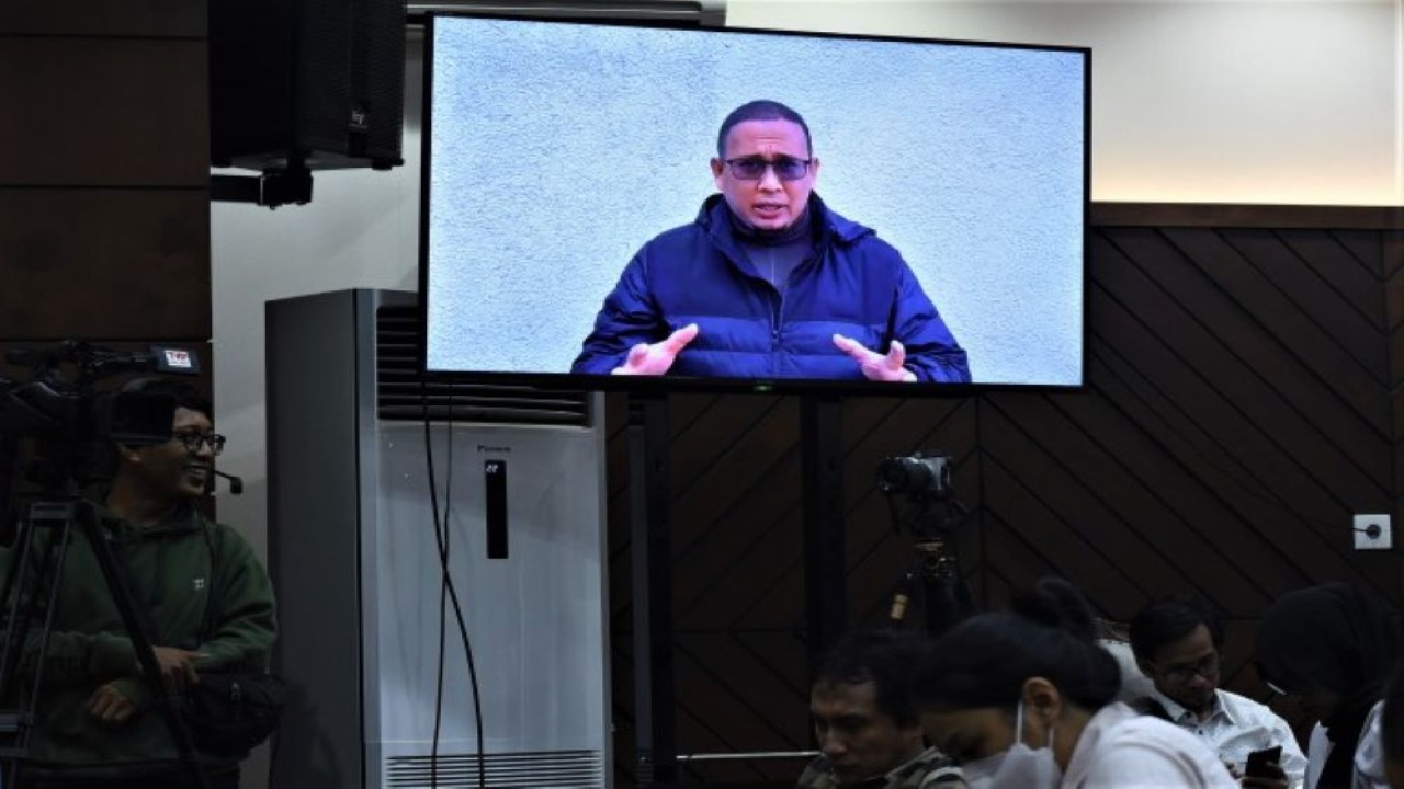 Anggota Komisi VI DPR RI Andre Rosiade melalui virtual meeting di Media Center, Gedung Nusantara III DPR RI, Senayan, Jakarta, Kamis (9/3/2023). (Arief/Man)