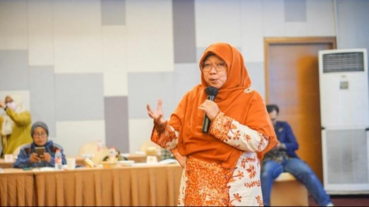 Anggota Komisi XI DPR RI Anis Byarwati saat menjadi narasumber pada kegiatan Focus Group Discussion (FGD) bertema 'Potensi Kemandirian Ekonomi Masyarakat Sebagai Kontribusi Peningkatan Ekonomi Nasional', di Jakarta Timur, Rabu (8/3/2023). (Ist/Man)