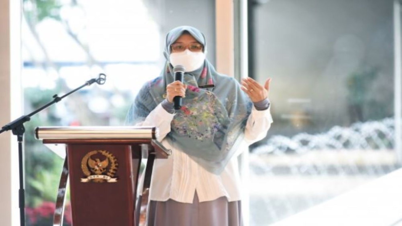 Kepala Bagian Yankes Setjen DPR RI dr. Dian Handayani saat sambutan pada acara sosialisasi tentang bahaya narkotika dan obat-obatan terlarang di Gedung Nusantara DPR RI, Senayan, Jakarta, Senin (6/3/2023). (Jaka/nr)