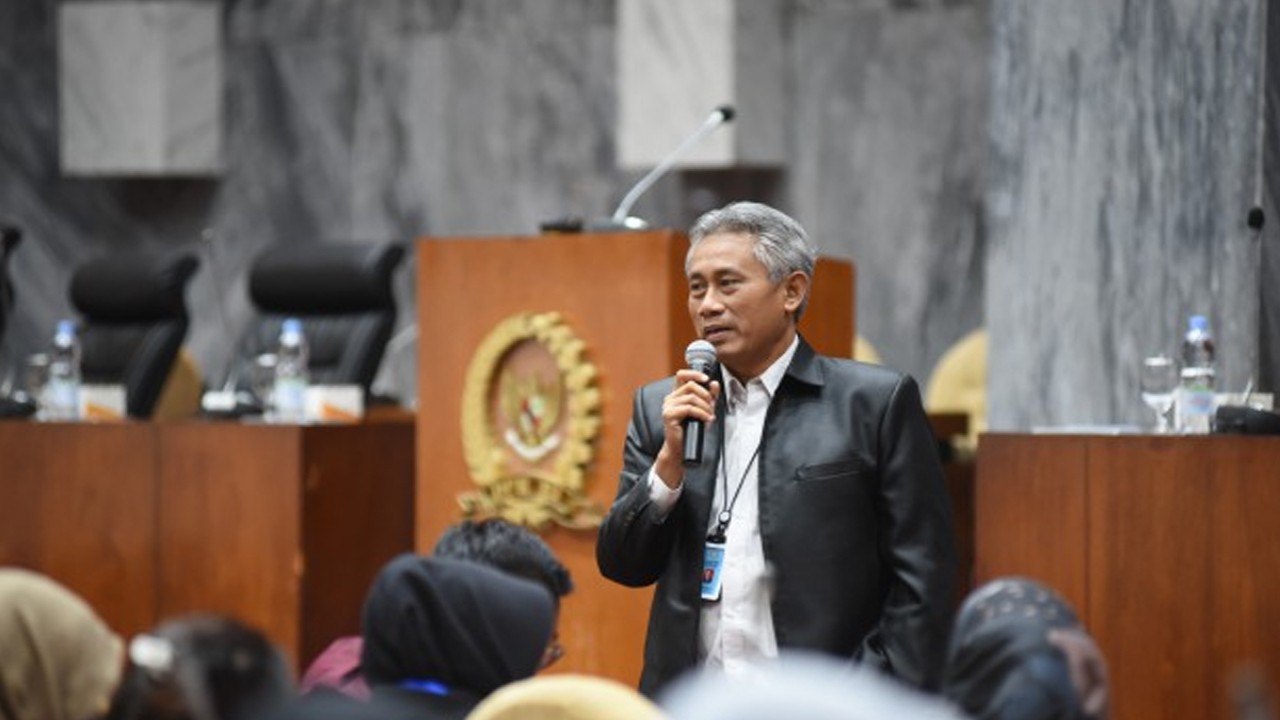 Kepala Biro Pemberitaan Setjen DPR RI Indra Pahlevi saat menjadi narasumber acara Orientasi Tenaga Ahli DPR RI, Gedung DPR RI, Senayan, Jakarta, Rabu (15/3/2023). Foto: Dep/nr