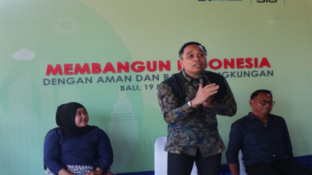 Anggota Komisi VI DPR RI Putu Supadma Rudana saat menghadiri acara Sosialisasi BUMN yang berjudul "Membangun Indonesia Dengan Aman dan Ramah Lingkungan", di Museum Rudana, Gianyar, Bali, Minggu (19/3/2023). (Ist/Man)