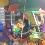 Sejumlah kebutuhan sayur-mayur yang dijual di Pasar Sentra Gamalama Kota Ternate, Kamis (30/3/2023). ANTARA/Abdul Fatah-1680181902