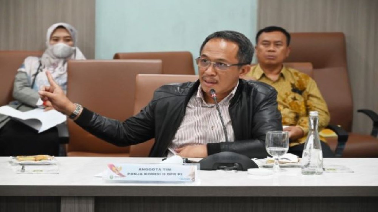 Anggota Komisi II DPR RI Wahyu Sanjaya saat mengikuti pertemuan di Kantor Pemerintah Provinsi Sumatera Selatan pada Kamis (16/3/2023). (Ucha/nr)