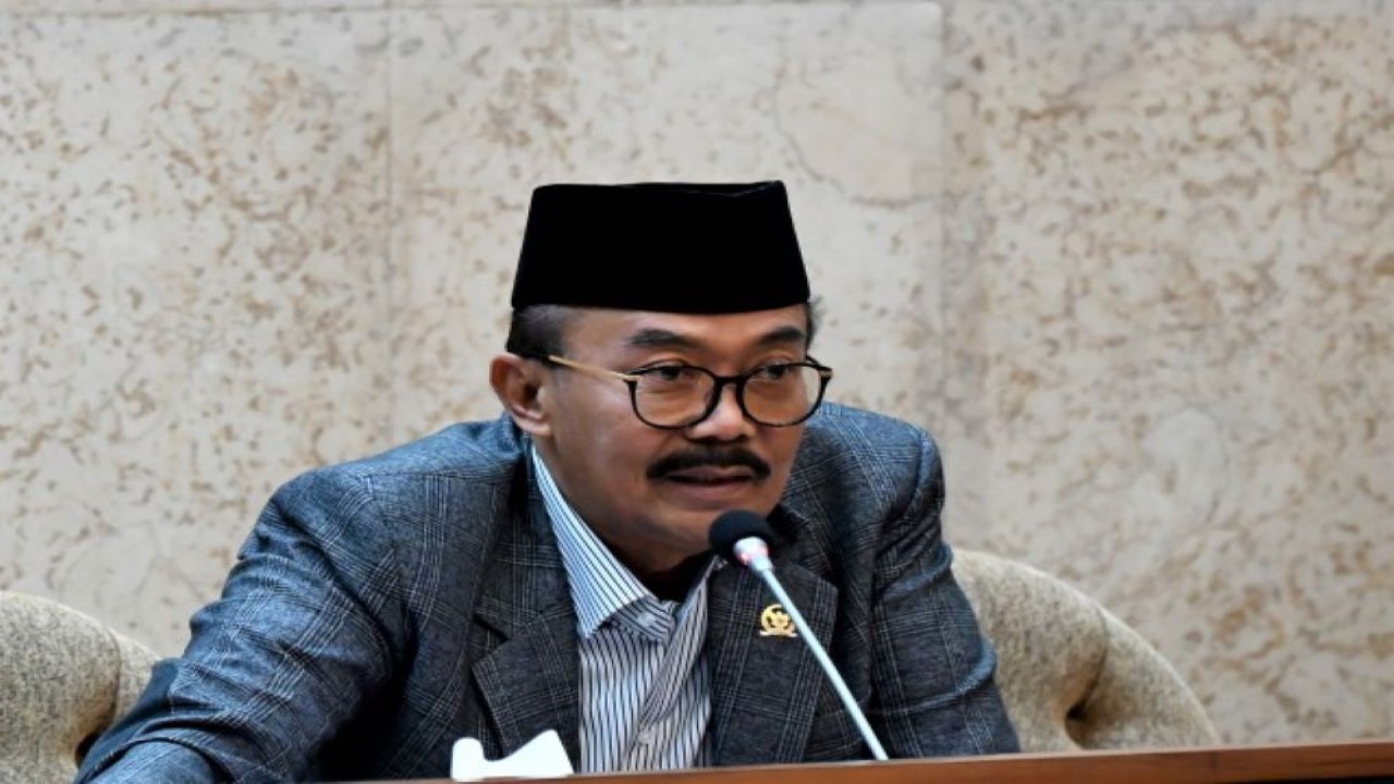 Anggota Komisi II DPR RI Agung Widyantoro dalam Rapat Dengar Pendapat Komisi II dengan Kepala Otorita IKN di Gedung Nusantara II, di Jakarta, Senin (3/4/2023). (Tari/Man)