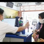 Calon penumpang KAI Sumut. ANTARA/Evalisa Siregar-1681798039