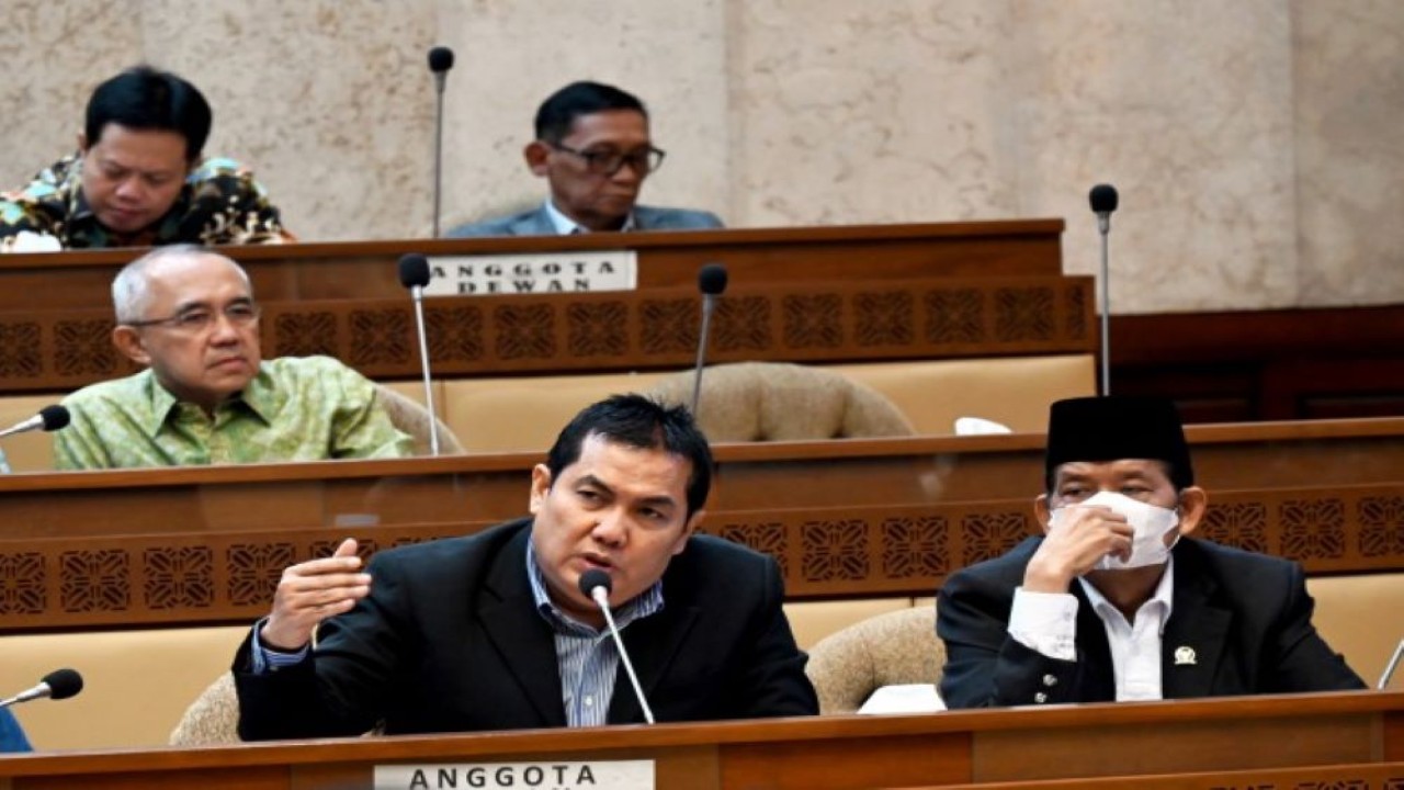 Anggota Komisi II DPR RI Helmy Faishal dalam Rapat Dengar Pendapat Komisi II dengan Kepala Otorita IKN di Gedung Nusantara II, di Jakarta, Senin (3/4/2023). (Tari/Man)