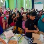 program operasi pasar murah yang digagas Tim Pengendali Inflasi Daerah (TPID) Kabupaten Paser. (ANTARA/R. Wartono)-1681806782
