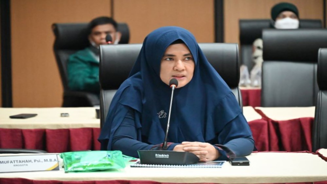 Anggota Komisi XI DPR RI Siti Mufattahah saat mengikuti Rapat Kerja Kunjungan Spesifik Komisi XI DPR RI ke Jawa Timur. (Ucha/nr)