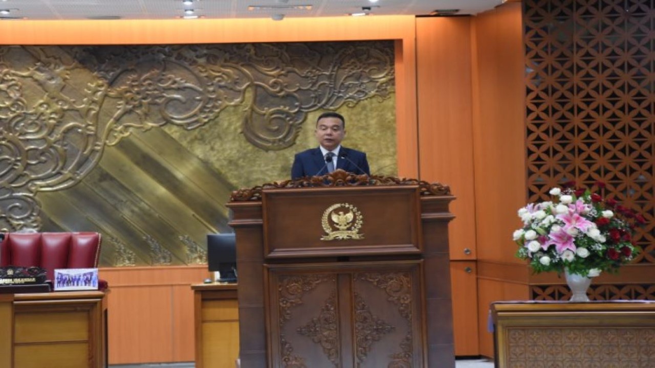 Wakil Ketua DPR RI Sufmi Dasco saat menyampaikan pidato penutupan dalam Rapat Paripurna DPR RI ke-21 Masa Persidangan IV Tahun Sidang 2022-2023 di Gedung Nusantara II, Senayan, Jakarta, Kamis (13/4/2023). (Arief/nr)