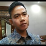 Wali Kota Surakarta Gibran Rakabuming Raka saat bertemu wartawan di Solo, beberapa waktu lalu. ANTARA/Aris Wasita-1681887072