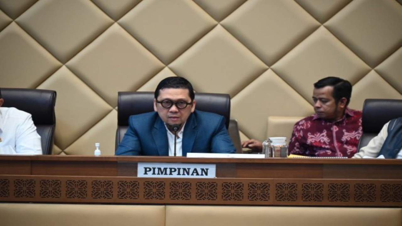 Ketua Komisi II DPR RI Ahmad Doli Kurnia Tandjung saat Rapat Kerja Komisi II di Gedung DPR RI, Jakarta, Rabu, (17/5/2023). (Mentari/nr)