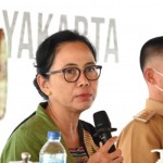 Anggota Komisi VIII DPR RI MY Esti Wijayanti saat mengikuti pertemuan Kunjungan Kerja Reses Komisi VIII di Provinsi DIY, Selasa (9/5/2023). Foto: Bianca/nr-1683702556