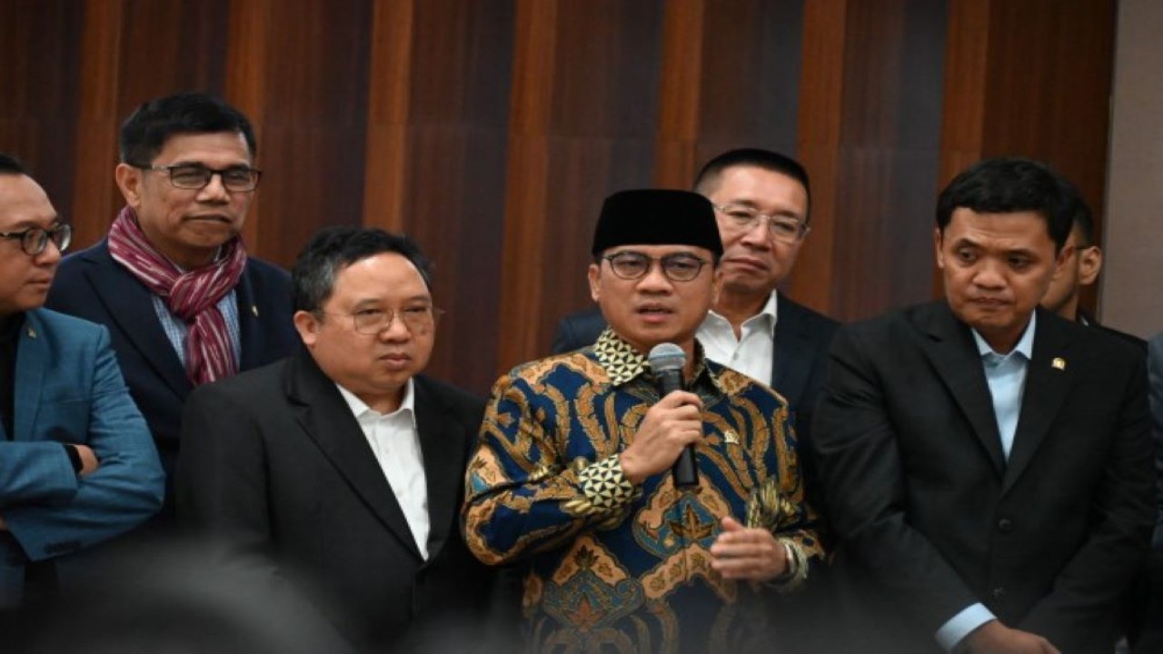 Anggota DPR RI Yandri Susanto saat konferensi pers soal sikap delapan Fraksi DPR RI terhadap sistem pemilu di Gedung Nusantara III, Senayan, Jakarta, Selasa (30/5/2023). (Farhan/nr)