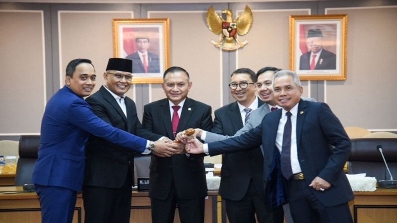 Foto bersama Pimpinan BKSAP DPR RI usai pelantikan Anggota DPR RI Sukamta sebagai Wakil Ketua BKSAP DPR RI. Foto: Geraldi/nr