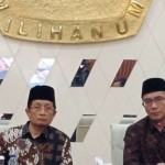 Imam Besar Masjid Istiqlal Nasaruddin Umar bersama Ketua KPU RI Hasyim Asy’ari di Kantor KPU RI, Jumat (19/5/2023). (Kompas.com)-1684502314