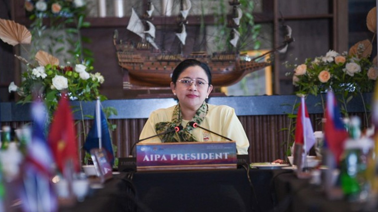 Ketua DPR RI Dr. (H.C) Puan Maharani saat membuka agenda Parliamentary Preparatory Meeting untuk ASEAN-AIPA Leader’s Interface Meeting di Labuan Bajo. Foto: Geraldi/nr