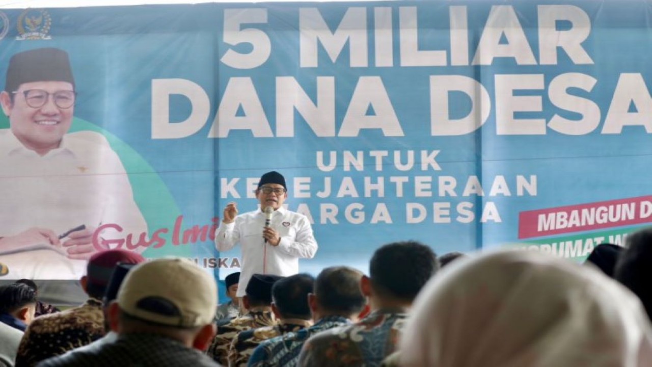Wakil Ketua DPR RI Abdul Muhaimin Iskandar saat menjadi keynote speaker seminar bertajuk 'Advokasi Kebijakan Pembangunan Desa dan Perdesaan dalam Kerangka Undang-undang Desa', di Ujung Semi, Jawa Tengah, (18/5/2023). (Ist/nr)