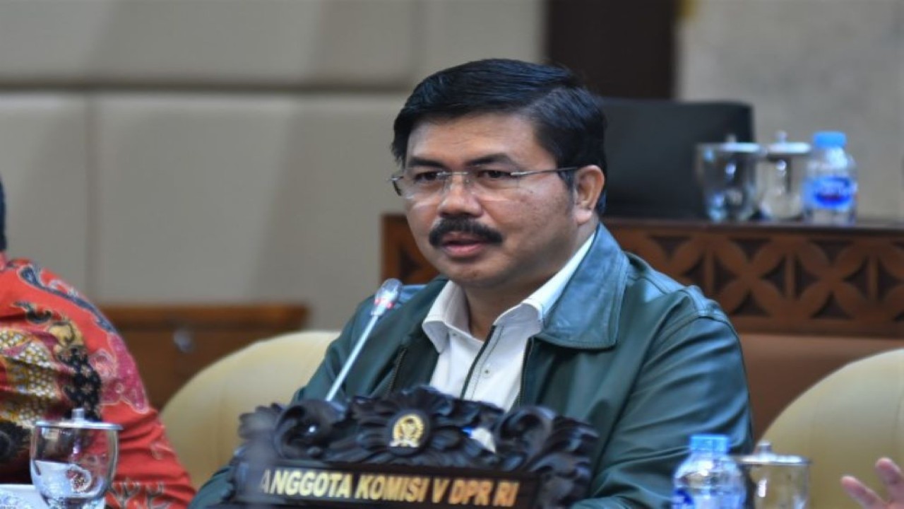 Anggota Komisi V DPR RI Muhammad Aras saat Rapat Kerja Komisi V DPR RI dengan Menteri Desa, PDTT dengan agenda Evaluasi Pelaksanaan APBN Tahun 2023,di Gedung Nusantara DPR RI, Senayan, Jakarta, Selasa (30/5/2023). (Eno/Man)