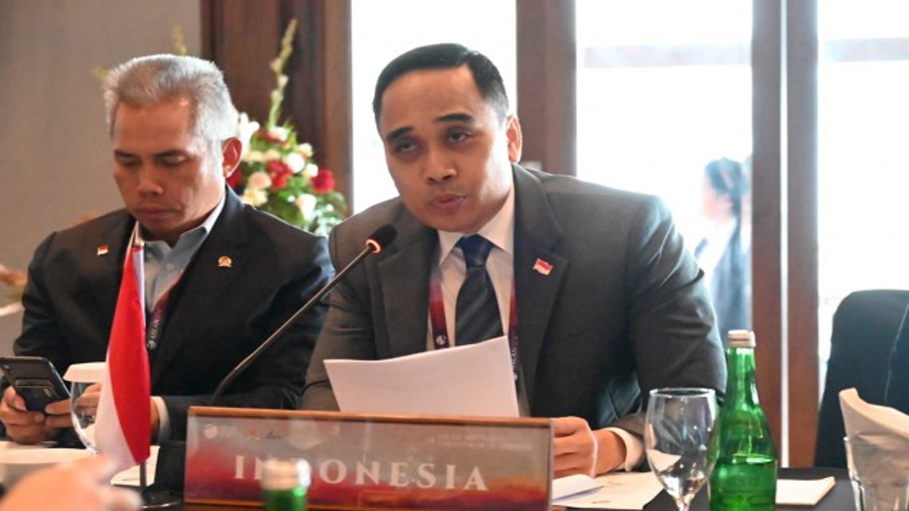 Wakil Ketua BKSAP DPR RI Putu Supadma Rudana saat menyampaikan pendahuluan pada Parliamentary Preparatory Meeting di Labuan Bajo, Nusa Tenggara Timur, Selasa (9/5/2023). Foto: Saum/nr