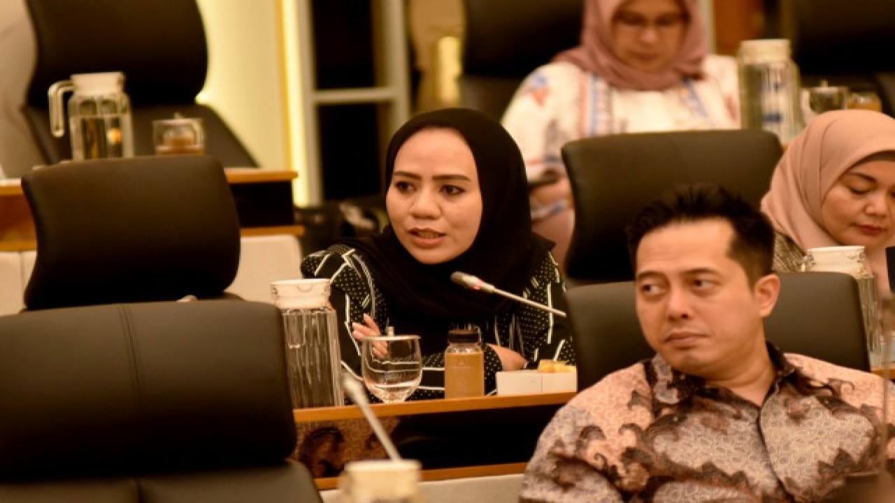 Anggota Komisi IV DPR RI Alien Mus saat mengikuti Rapat Kerja Komisi IV dengan Menteri Pertanian di Gedung Nusantara, DPR RI, Senayan, Jakarta, Selasa (13/6/2023). Foto: Mentari/nr