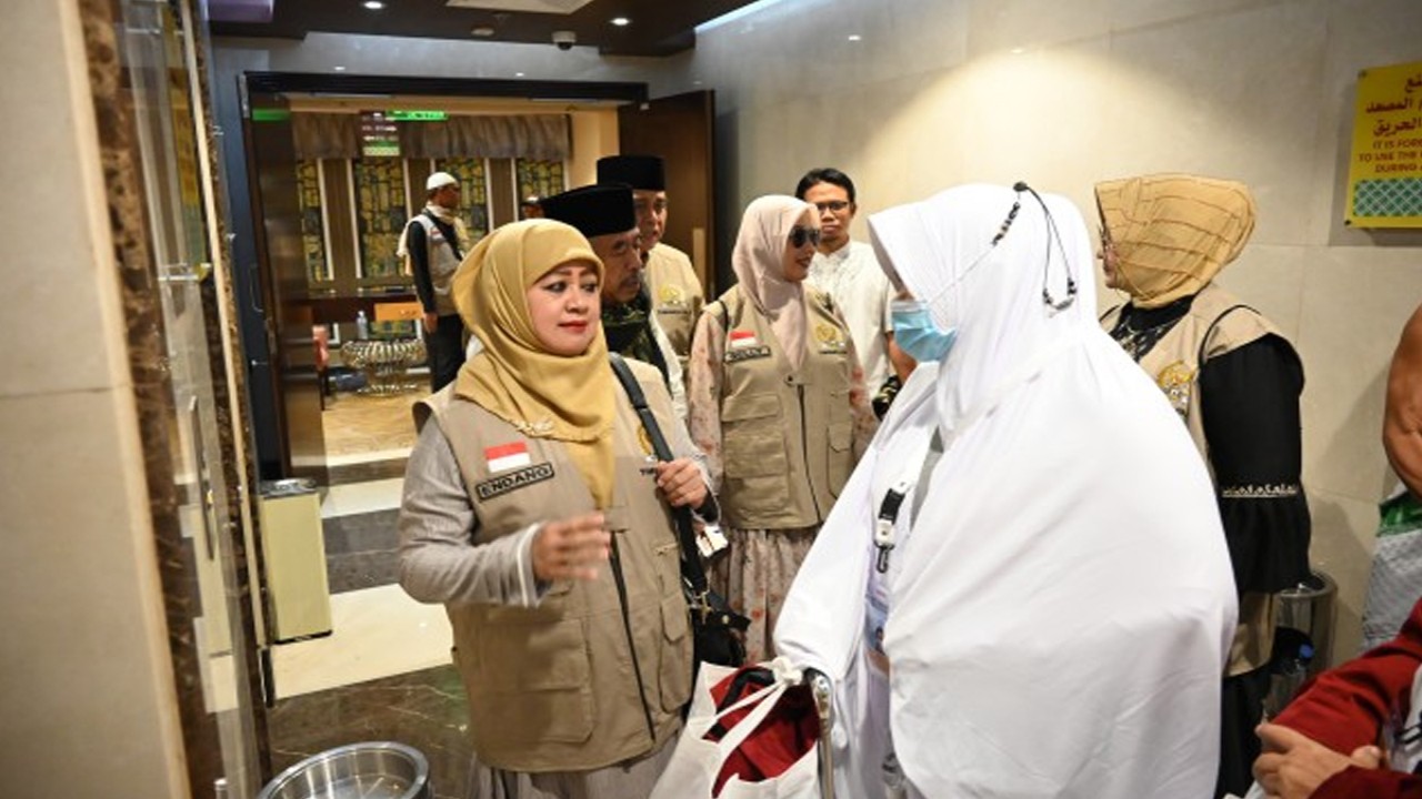 Anggota Komisi VIII DPR RI Endang Maria Astuti saat mengikuti Timwas Haji DPR mengunjungi Gloria Hotel Al Fayroz Al Massi di Kota Madinah, Arab Saudi, Selasa (20/6/2023). Foto: Jaka/nr