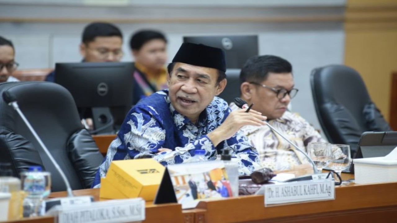 Ketua Komisi VIII DPR RI Ashabul Kahfi saat Rapat Kerja Komisi VIII  dengan Kementerian Agama di Kompleks Parlemen, Jakarta, Senin (5/6/2023). (Geraldi/nr)