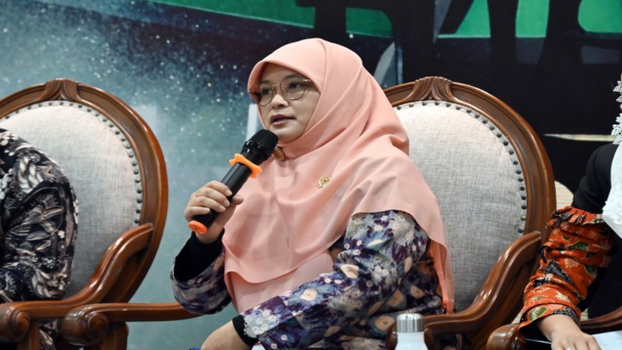 Anggota Komisi VII DPR RI Diah Nurwitasari saat menjadi pembicara pada Forum Legislasi di Nusantara III, Senayan, Jakarta, Selasa (14/6/2023). Foto: Prima/nr