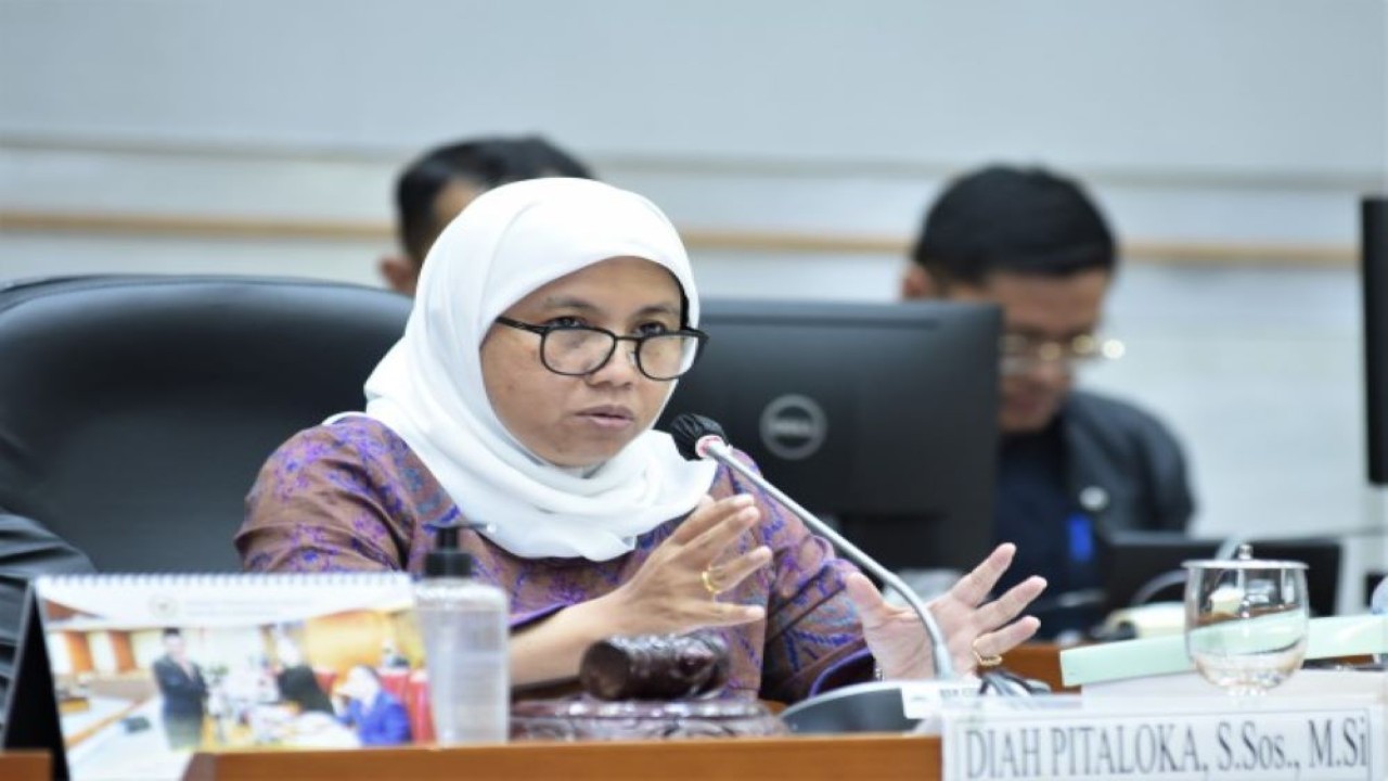 Wakil Ketua Komisi VIII DPR RI Diah Pitaloka saat Rapat Kerja Komisi VIII DPR RI dengan Menteri PPPA di Kompleks Parlemen, Jakarta, Senin (5/6/2023). (Geral/Man)