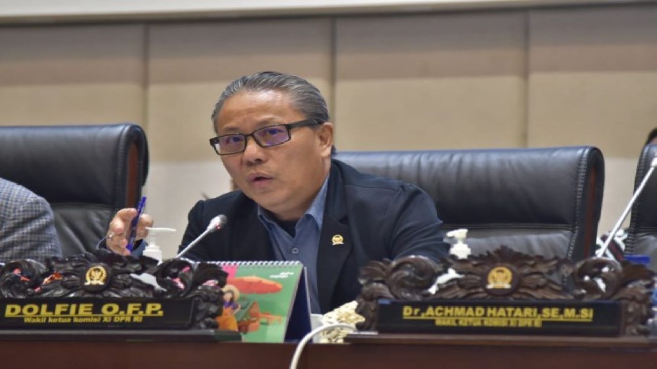 Wakil Ketua Komisi XI DPR RI Dolfie Othniel Frederic Palit dalam Rapat Kerja dengan Menteri PPN/Bappenas di Gedung Nusantara I, Senayan, Jakarta, Senin (19/6/2023). (Mu/Man)