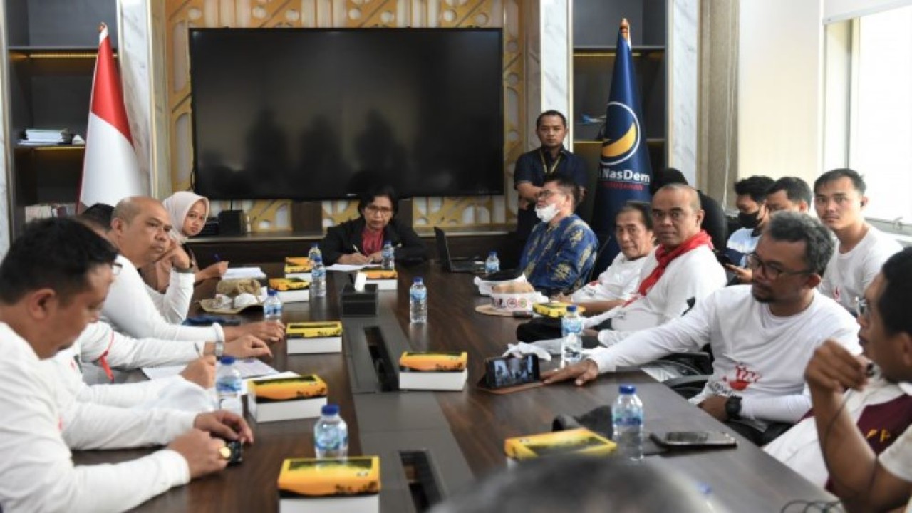 Anggota Komisi IX DPR RI Irma Suryani saat menerima aspirasi beberapa organisasi profesi bidang kesehatan di Gedung Nusantara I, Senayan Jakarta, Senin (5/6/2023). (Jaka/Man)