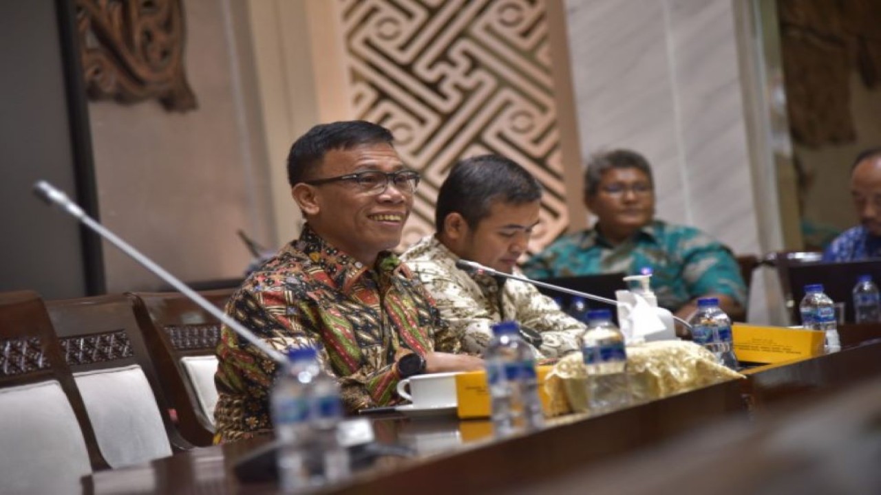 Anggota Komisi XI DPR RI Masinton Pasaribu dalam Rapat Dengar Pendapat Komisi XI dengan Kepala BPKP di Gedung Nusantara I, Senayan, Jakarta, Senin (26/6/2023). (Mu/Man)